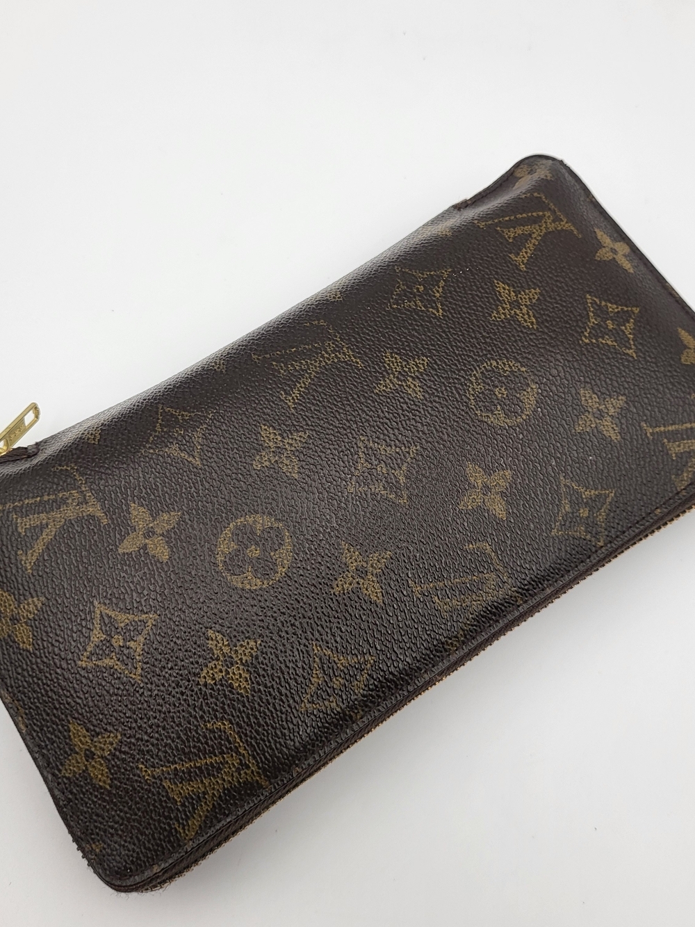 Louis Vuitton Monogram Travel Organizer Zippy Wallet. Authentic..
